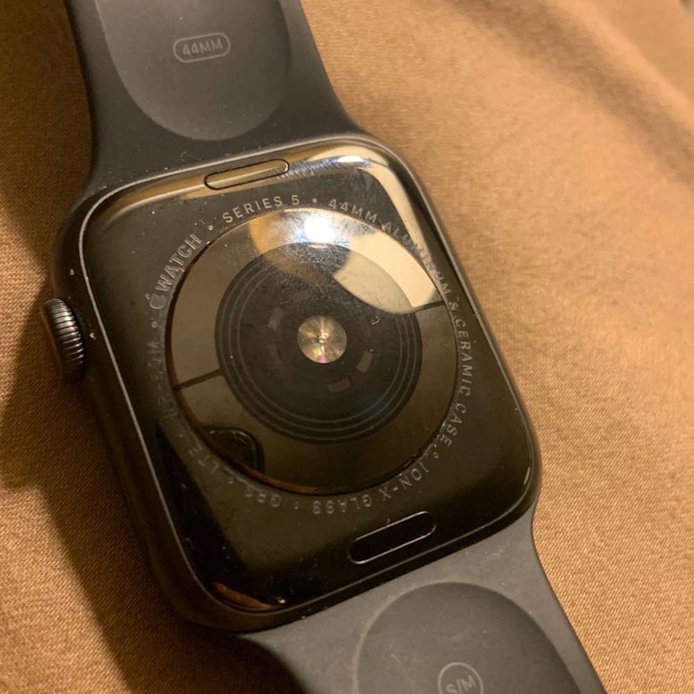 APPLE WATCH SERIES 5 - LIKE NEW - Picture 4 of 7